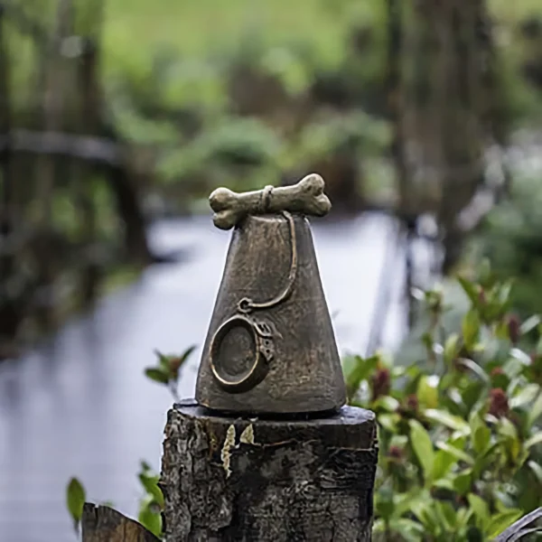 Artikelnr: UGKS206 - Keramische Honden Urn Botje Zilver (1.5 liter)