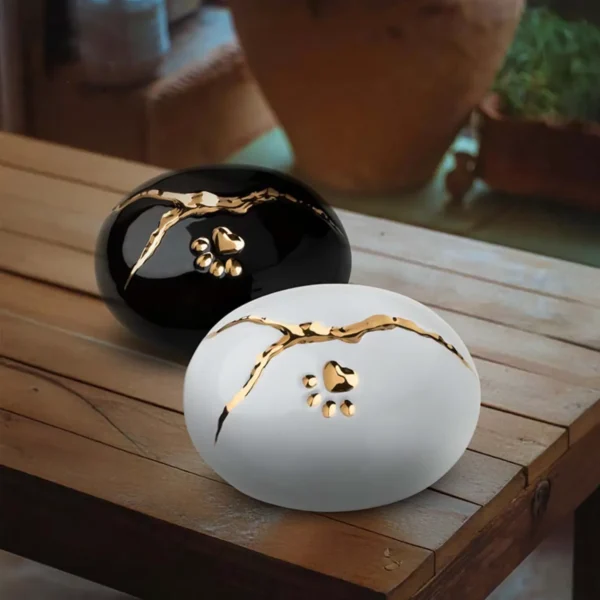 Urn hond Kintsugi Zwart met Hartvorm Pootafdruk (1.2 liter) - Afbeelding 4